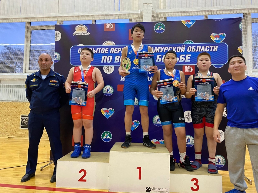 Шесть медалей завоевали забайкальцы на первенстве Амурской области по вольной борьбе в Белогорске